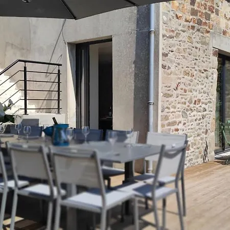 Les Cigognes N0ires Ferienhaus *