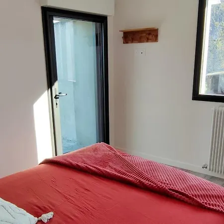 Les Cigognes N0ires Holiday home *