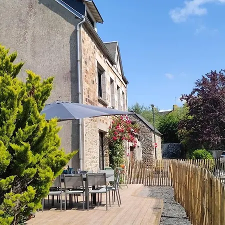 Les Cigognes N0ires 度假居 Dragey