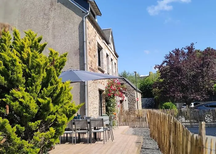 Les Cigognes N0ires 度假居 Dragey