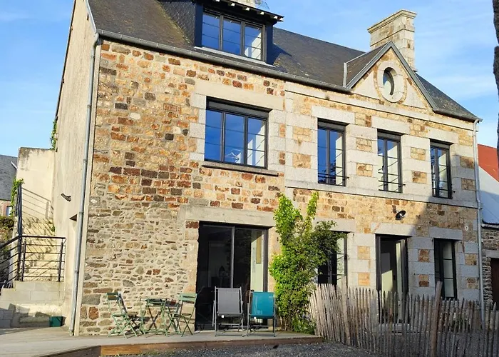 Les Cigognes N0ires 度假居 Dragey